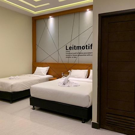 Bless Hotels Sintang Εξωτερικό φωτογραφία