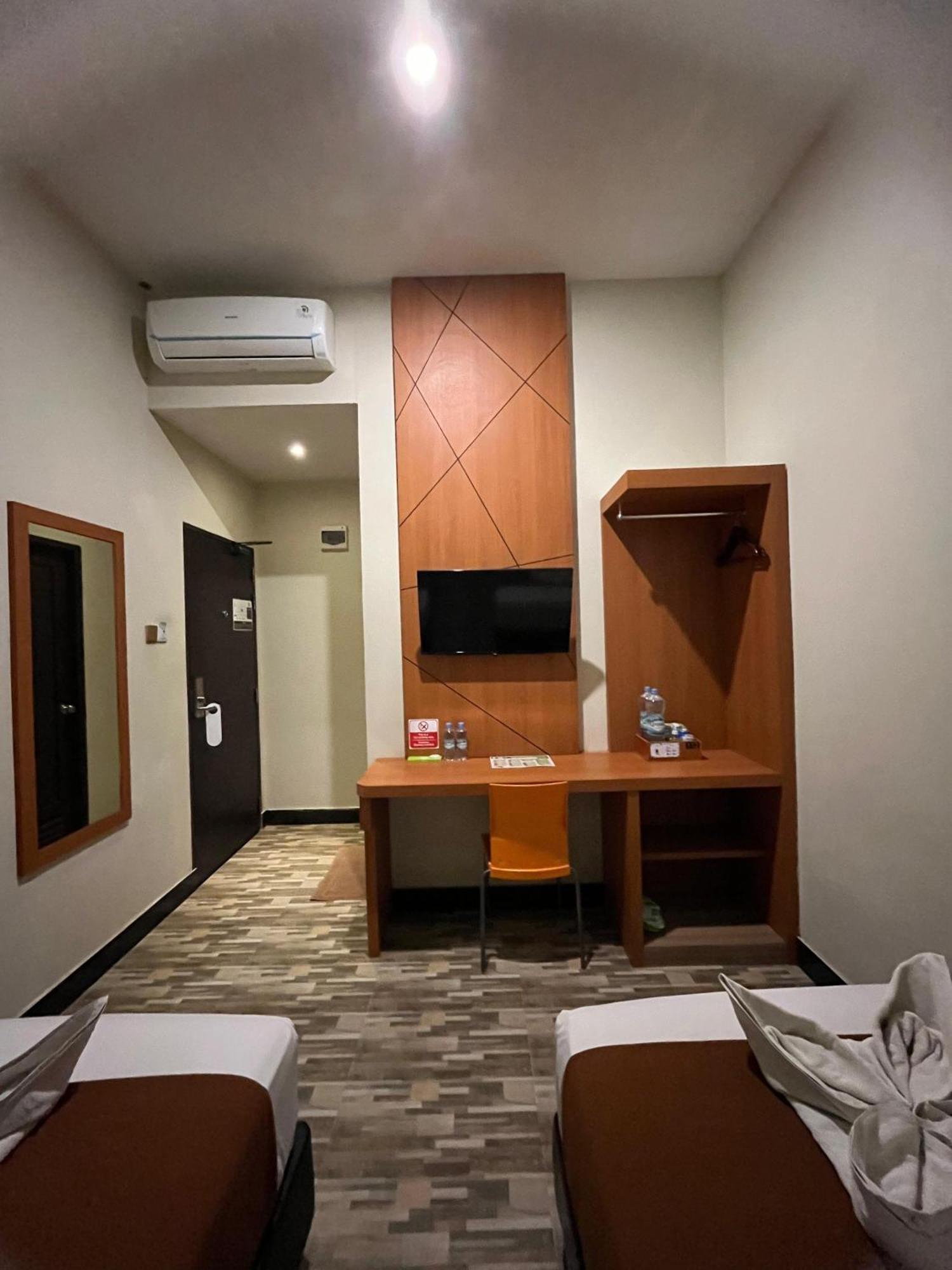 Bless Hotels Sintang Εξωτερικό φωτογραφία