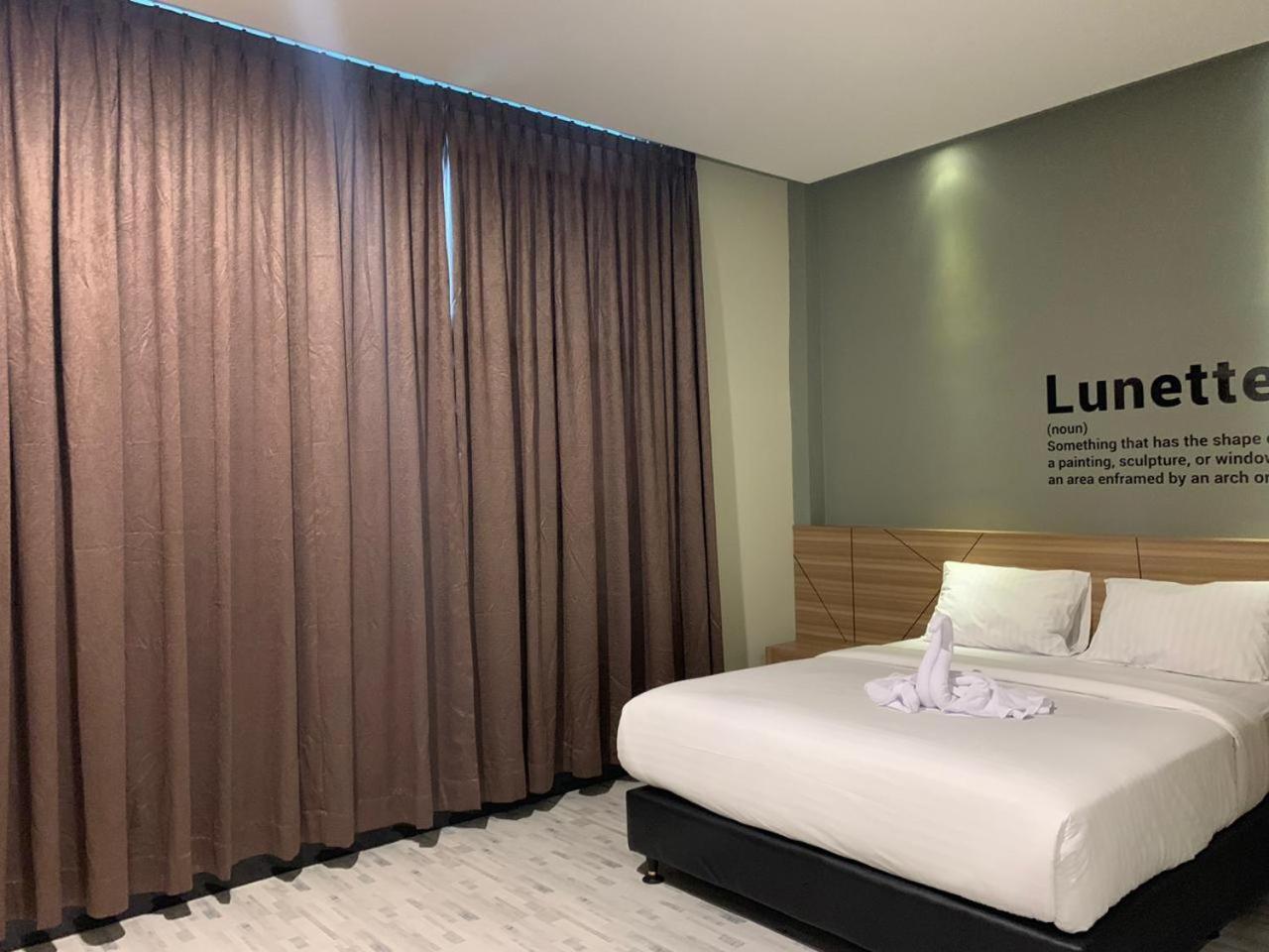 Bless Hotels Sintang Εξωτερικό φωτογραφία