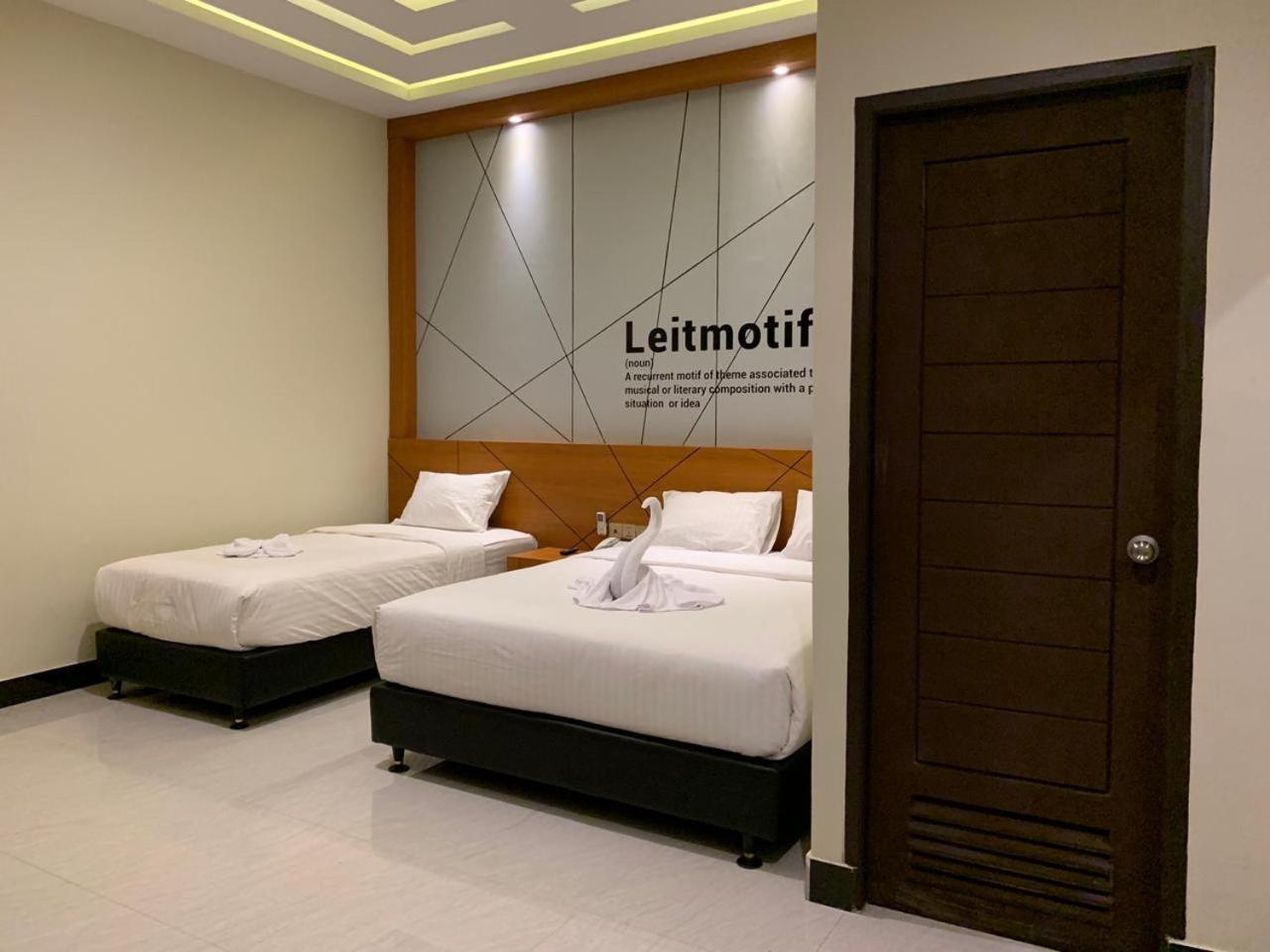 Bless Hotels Sintang Εξωτερικό φωτογραφία