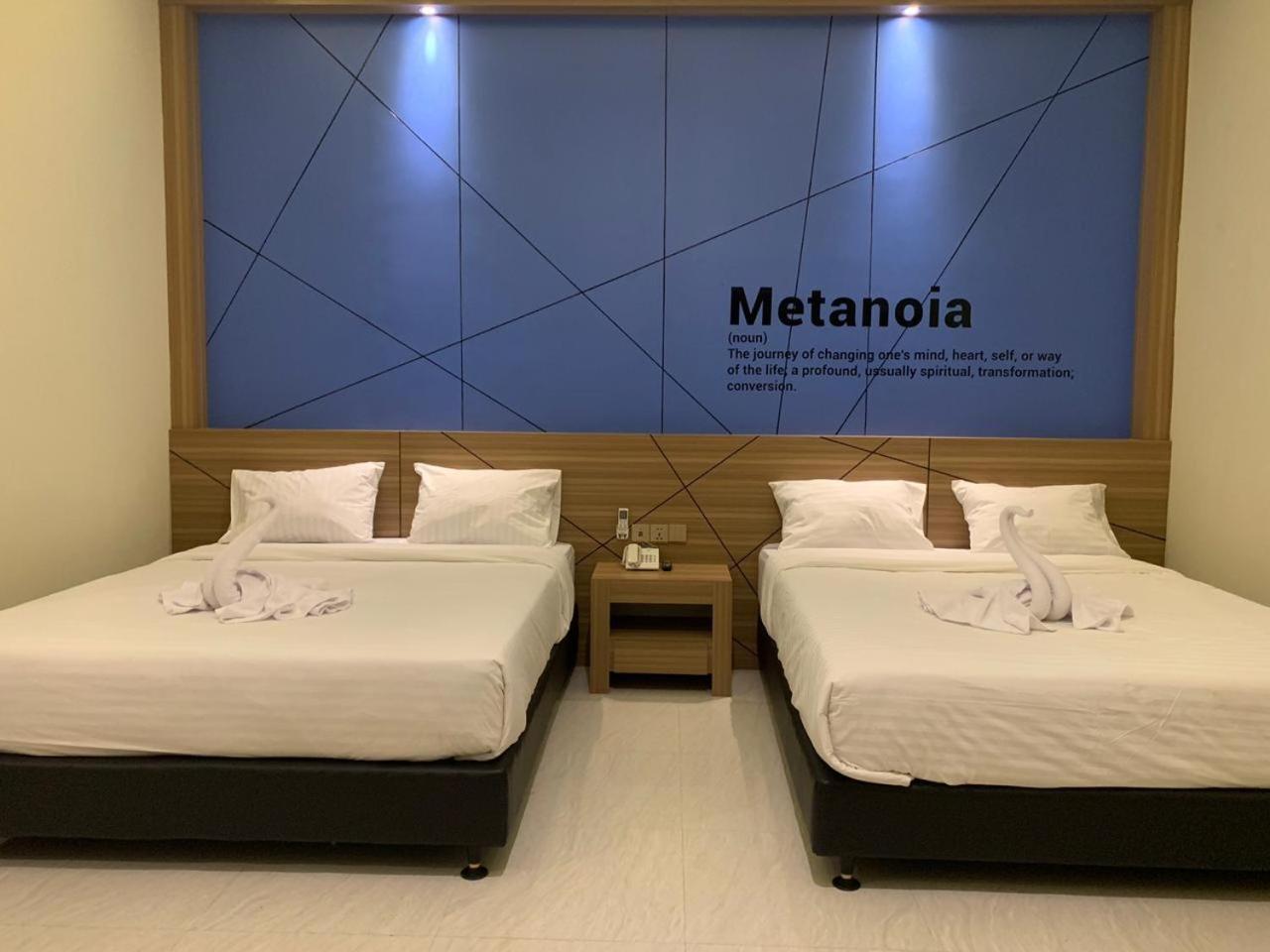 Bless Hotels Sintang Εξωτερικό φωτογραφία