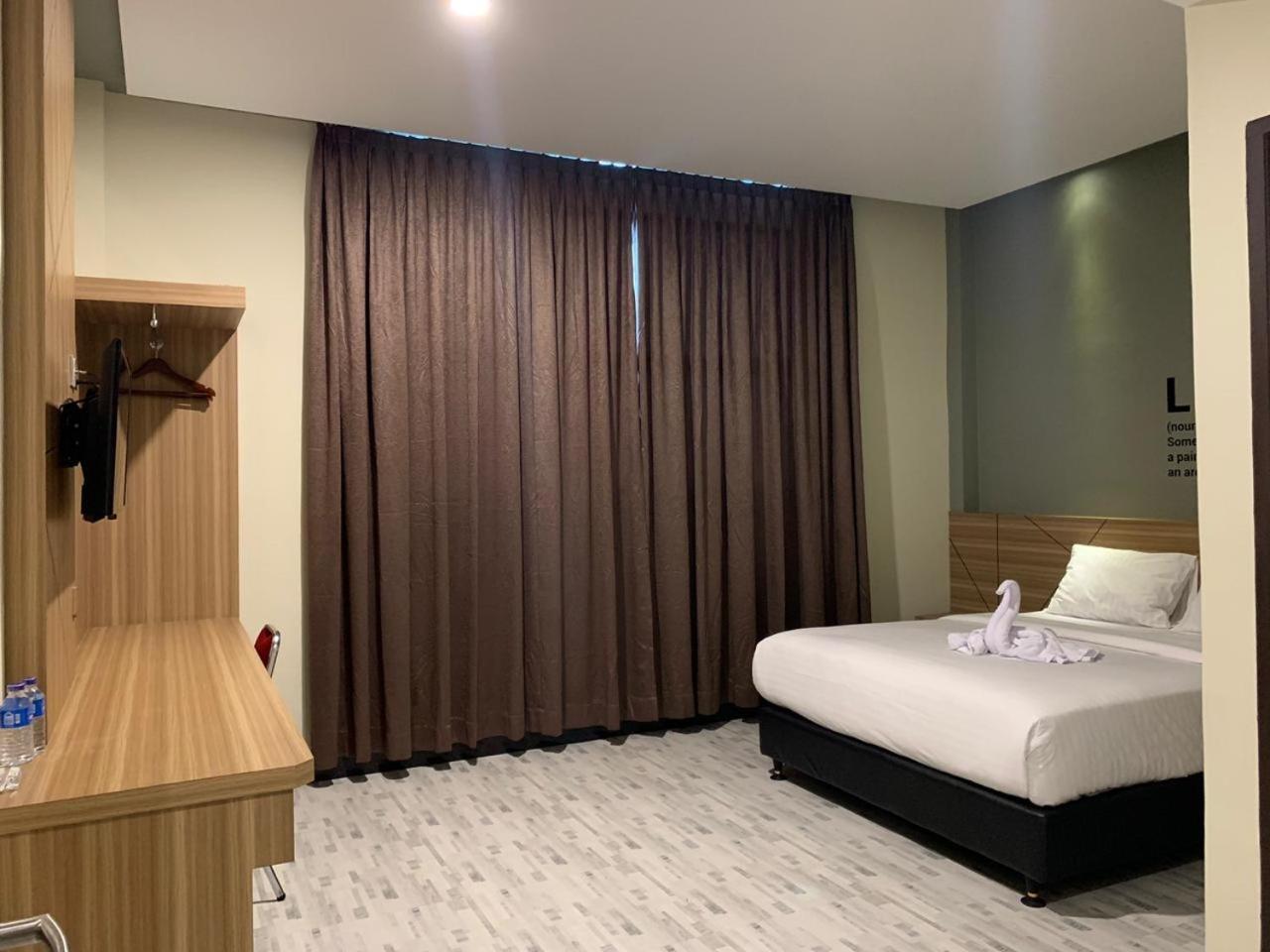 Bless Hotels Sintang Εξωτερικό φωτογραφία
