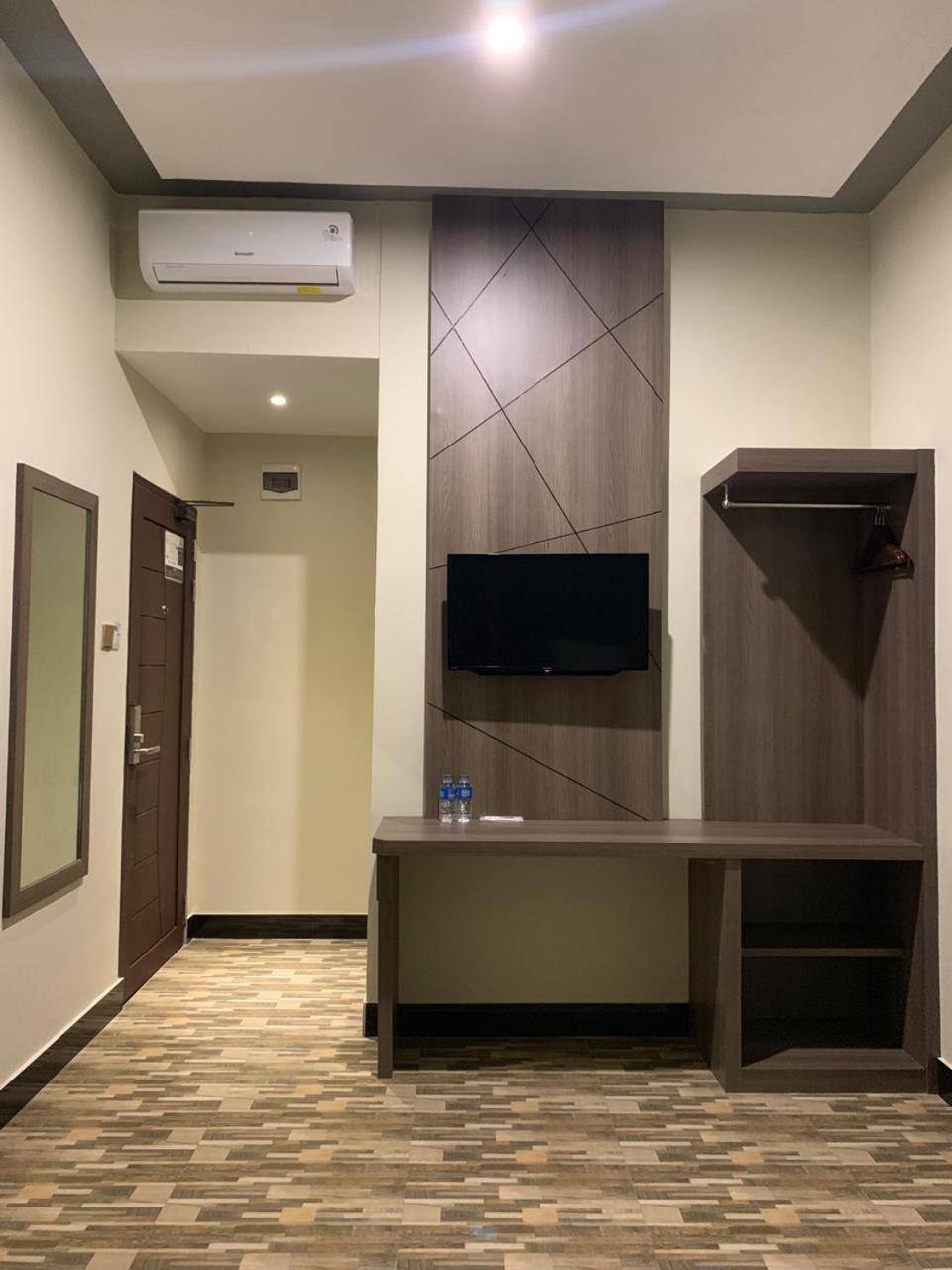 Bless Hotels Sintang Εξωτερικό φωτογραφία